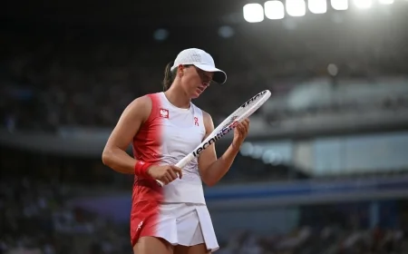 Iga Świątek opens WTA Finals campaign with dominant win over Madison Keys in Riyadh