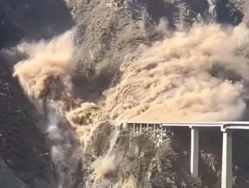 World's highest bridge collapses in China's Guizhou province